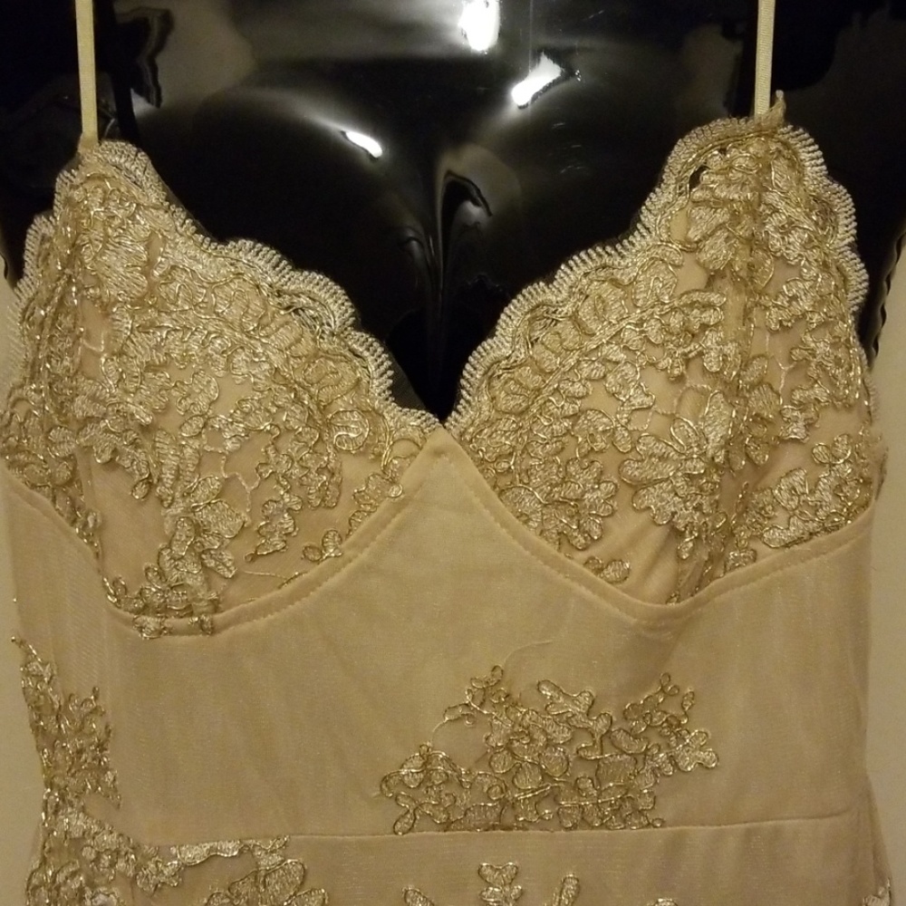 Dress - Picture 3 of 4